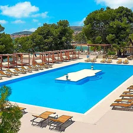 Imperial 4*