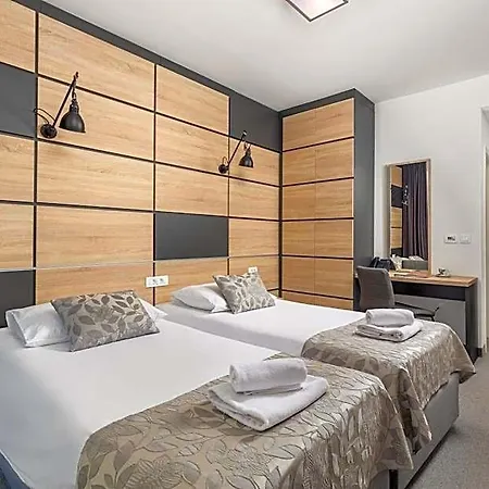 Imperial 4*